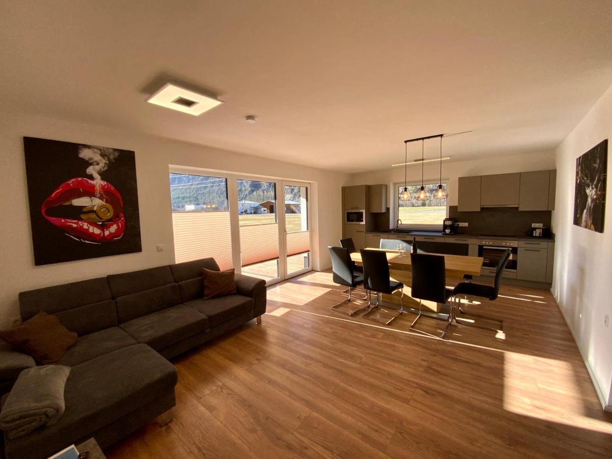 Deluxefort Fuer 10 Gaeste Mit Eigenem Whirlpool Und Fasssauna Imst Esterno foto