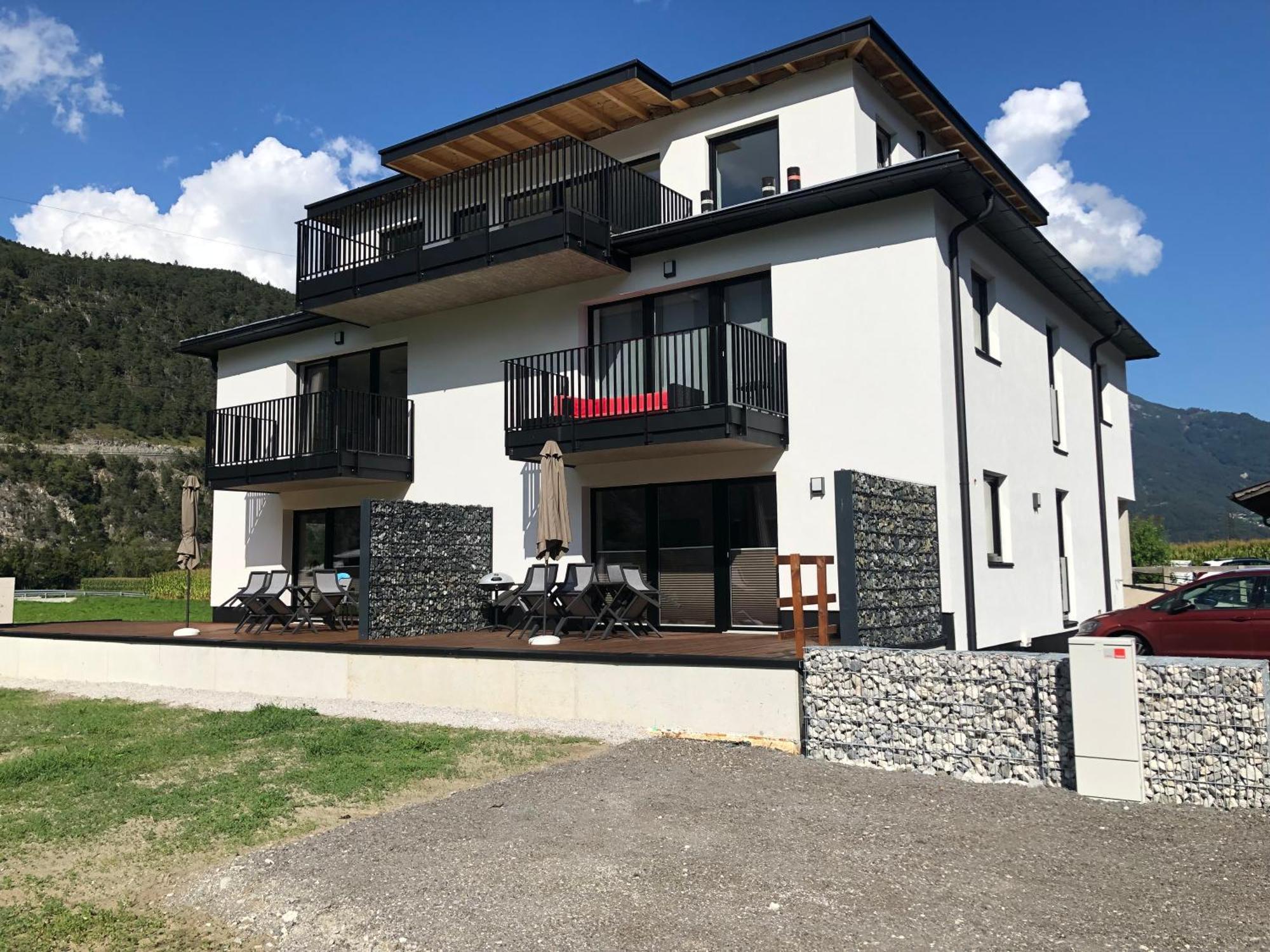 Deluxefort Fuer 10 Gaeste Mit Eigenem Whirlpool Und Fasssauna Imst Esterno foto